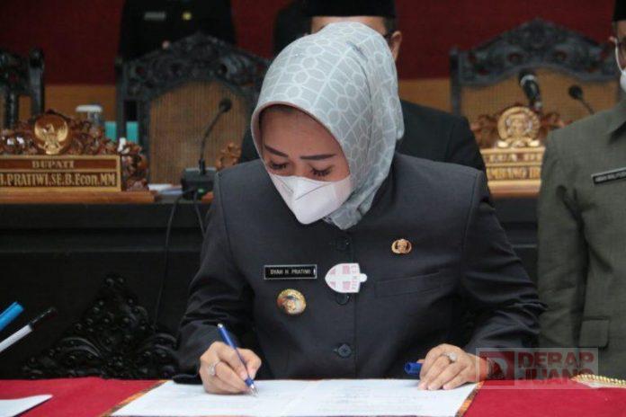 Bersama Pimpinan DPRD, Bupati Tiwi Tandatangani Nota Kesepakatan KUA PPAS 2022