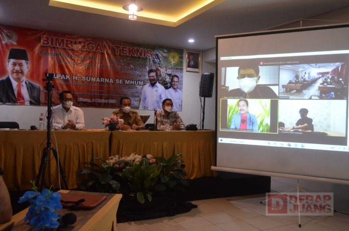 Gelar Bimtek Manfaat Traktor Roda Dua, Sunarna Semoga Petani Bisa Lebih Optimal