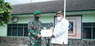 Gus Nabil Berikan Penghargaan Kepada Babinsa di Kota Surakarta