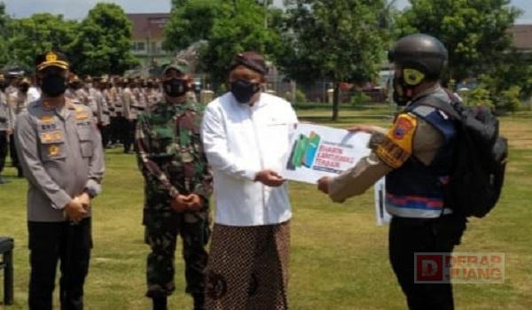 Gus Nabil Berikan Penghargaan Kepada Bhabinkamtibmas dan Babinsa di Mapolres Klaten