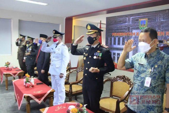 Ikuti Upacara HUT TNI, Masan: Bersatu, Berjuang, Kita Pasti Menang
