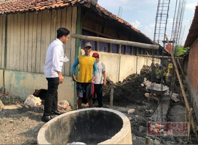 Hadirkan Kenyamanan Pendidikan, Kader Muda Grobogan Renovasi Madrasah Diniyah