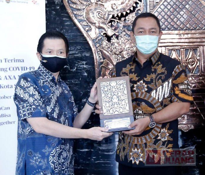 Komitmen Kejar Vaksinasi, Hendi Terima Bantuan Vaksin Gotong Royong (2)