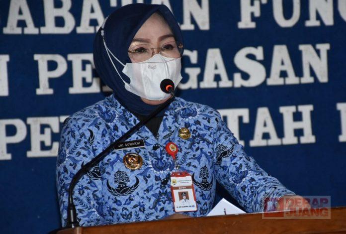 Lantik Kepala Sekolah, Sri Sumarni Minta Bekerja Dengan Penuh Pengabdian