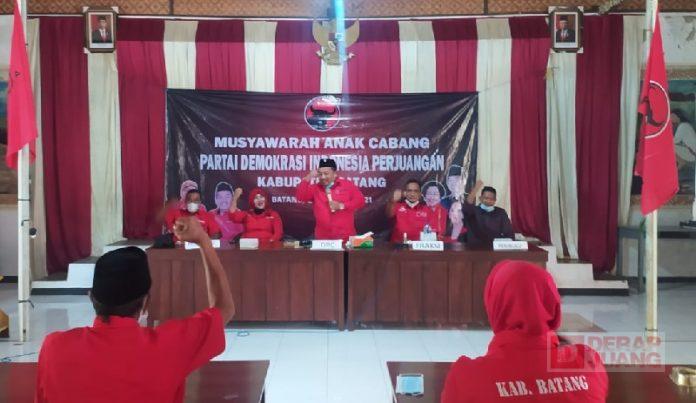 Lantik PAC Gringsing, Ridwan Gelorakan Banteng Bantang Bangkit