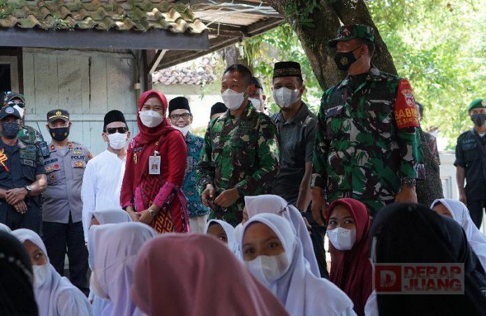 Mbak Eisti; Vaksinasi Girikusumo Adalah Corong Vaksinasi Santri