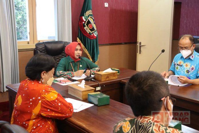 Mbak Etik Evaluasi Program Satu Perangkat Daerah Satu Desa Dampingan