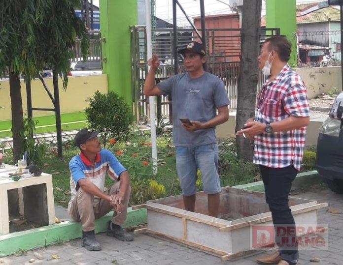 Melalui Pokir, Nursidik Pebaiki Area Kantor Kecamatan Adiwerna (2)