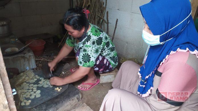 Melihat Lebih Dekat Produksi Emping Melinjo Milik Kader Banteng Batang (2)