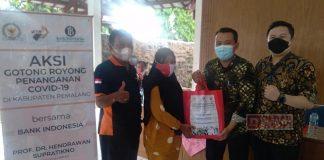 Merespons Pandemi, Prof. Hendrawan Salurkan Bantuan Sembako