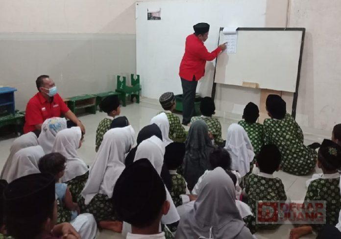 Momentum Hari Santri, Ridwan Ajarkan Ilmu Tajwid dan Sampaikan Menjaga NKRI (2)