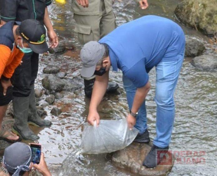 Rober Christanto Hadiri Program Kali Bersih Seloromo Jenawi