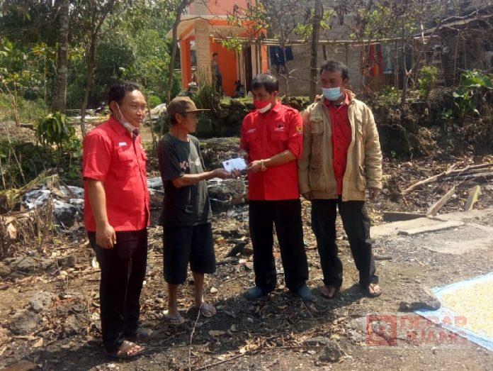 Rumah Kadernya Dilalap Si Jago Merah, Junaedi Beri Bantuan
