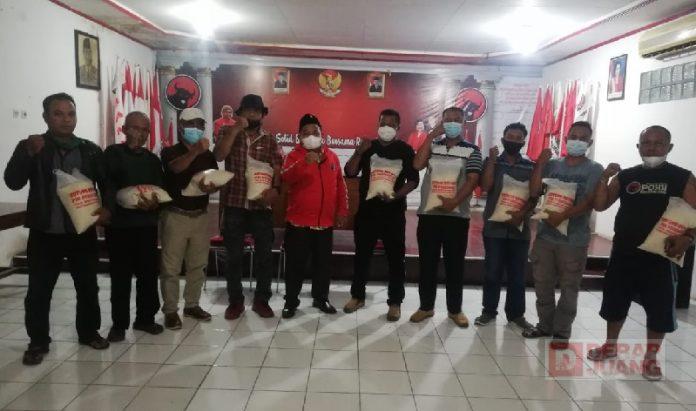 Salurkan Bantuan, Ridwan Bentuk Gotong Royong Kader Partai (2)