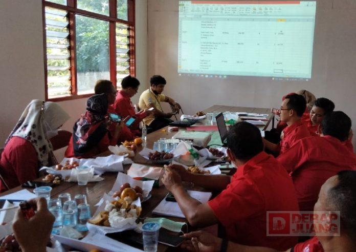 Slamet; Pengurus DPC Mangkar, Kita Ganti
