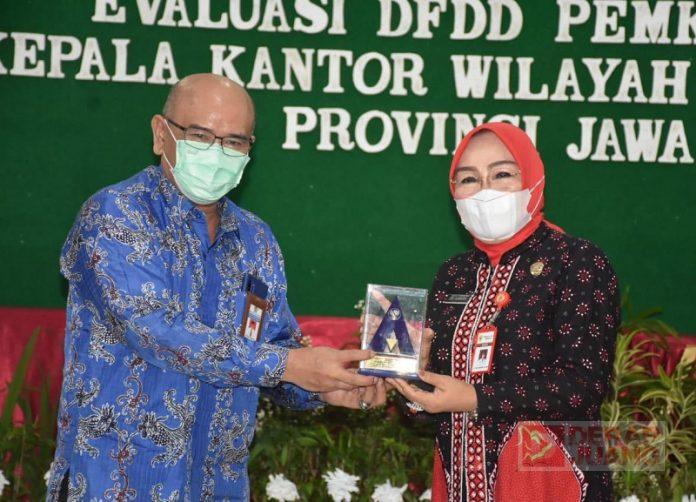 Sri Sumarni; Perbendaharaan Wajah Bersih Tidaknya Pengelolaan Kita