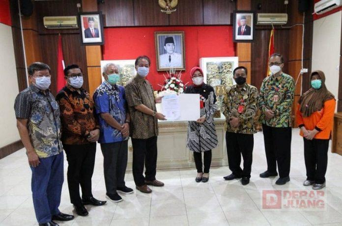 Terima Dana CSR 500 Juta, Sri Sumarni Harus Hadirkan Manfaat Besar