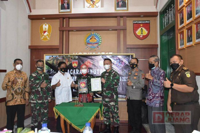 Tutup TMMD Sengkuyung, Sri Sumarni; Bukti TNI dan Rakyat Tanpa Sekat