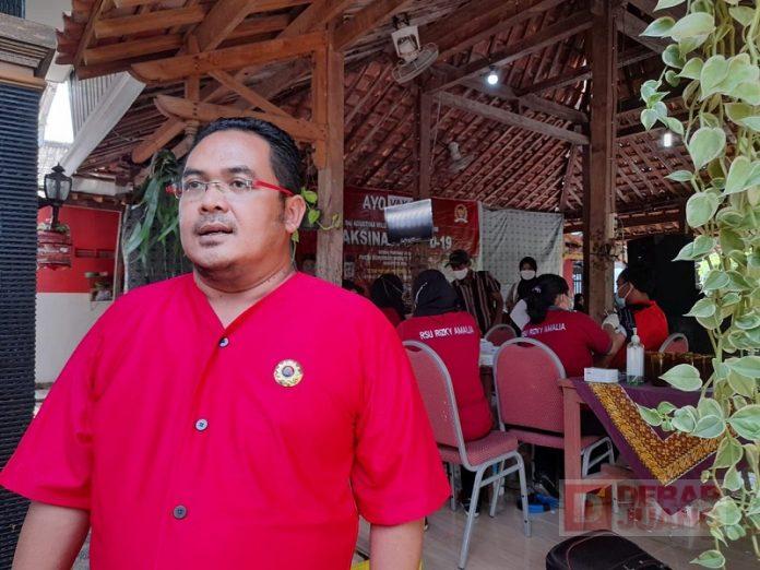 Vaksinasi Dosis Kedua, Ribuan Warga Masaran Serbu rumah Sugiyamto