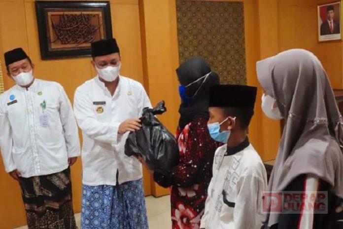 Bantu Warga Terdampak Covid-19, Aaf Salurkan Ratusan Sembako dan Upayakan Beasiswa