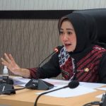 Bupati Tiwi Berbagi Cara Gunakan Media Online Agar Bangkit dari Pandemi