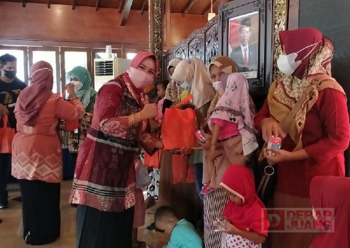 Cegah Stunting, Ratna Jelaskan Pentingnya Hidup Bersih dan Pemenuhan Gizi