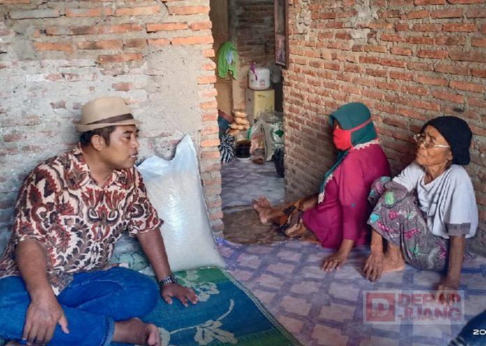 DPC Kota Tegal Berikan Tali Asih pada Keluarga Anak Ranting Margadana