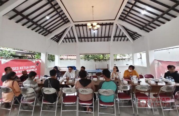 Dion Agasi Dan Endro Sadewo Perjuangkan Hak Pedagang Pasar (2)