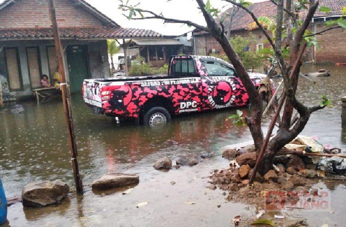 Gerak Cepat, Baguna Kota Pekalongan Evakuasi Warga Terdampak Banjir