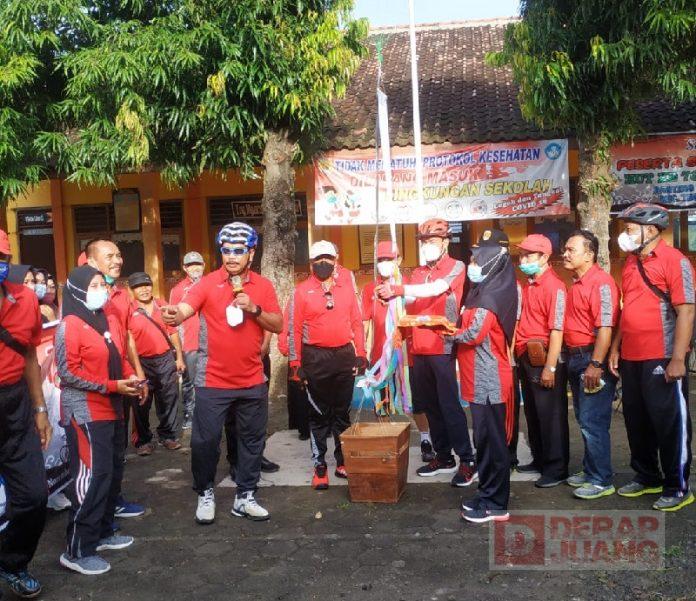 Gowes Bersama PGRI, Edy Wuryanto Semangati Para Guru