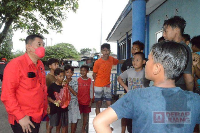 Kedekatan Ketua DPC PDI Perjuangan Cilacap dengan Warga Pesisir