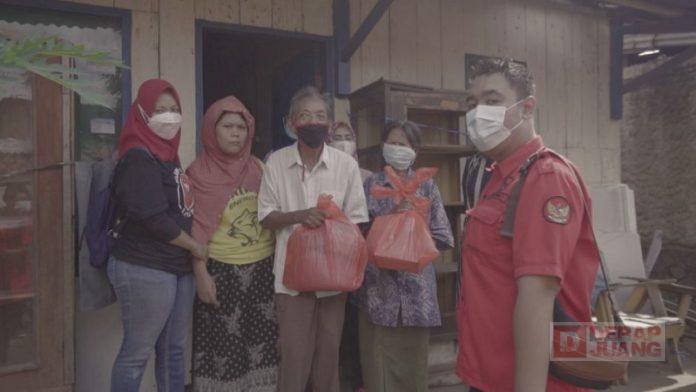 Lakukan Tugas Kemanusiaan, David Okta Nugraha Bantu Evakuasi ODGJ di Desa Rawalo