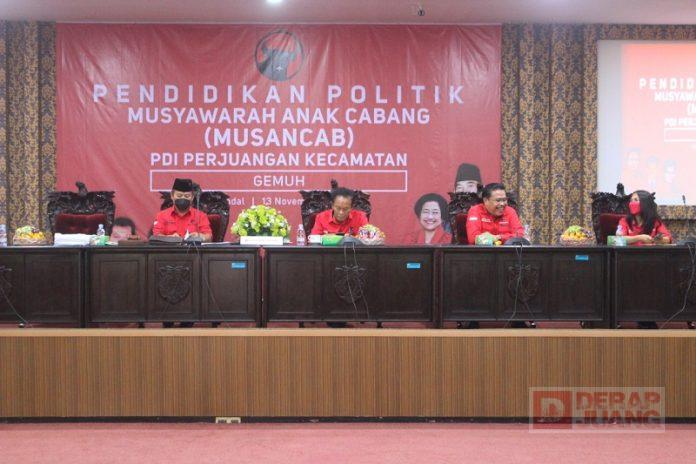 Memotivasi Kader Kendal Melalui Musancab PDI Perjuangan