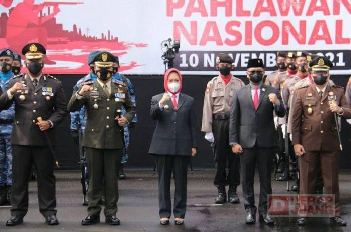 Momentum Hari Pahlawan, Bupati Tiwi Lepas Mobil Vaksinasi Jemput Bola