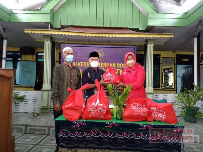 Peringati Hari Pahlawan, Kadarwati Lakukan Baksos dan Ziarah Makam Pahlawan