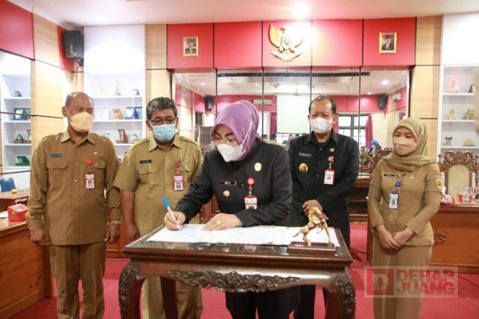 Sri Sumarni Minta PT. Agro Mandiri Berdayakan Petani Bawang Merah (2)