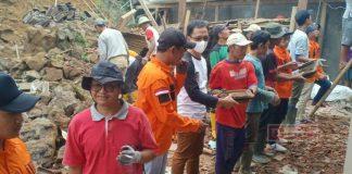 Tanggap Bencana Tanah Longsor, Bowo Hartanto Bergotong Royong Bersama Masyarakat