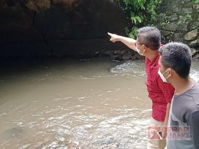 Tinjau Jembatan Rusak di Desa Pandansari, Pak Sam Ini Sangat Vital dan Harus Segera Diperbaiki