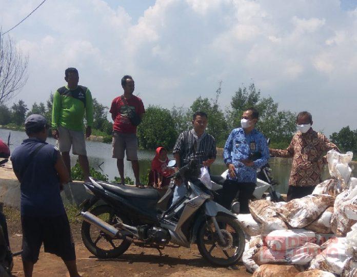 Tinjau Tanggul Jebol, Sumar Rosul Minta Pemkab Segera Perbaiki (2)