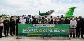 Tri Yuli Setyowati Buka Penerbangan Perdana Bandara Ngloram