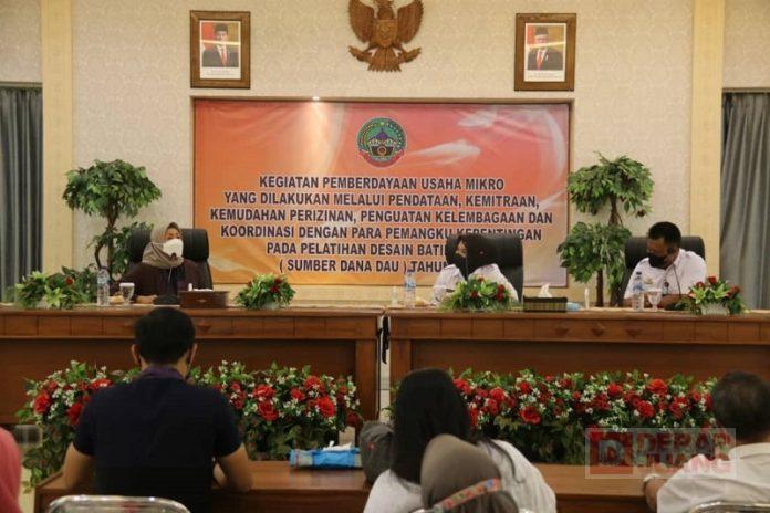 Tri Yuli Setyowati Dukung Pelatihan Batik Bersama Universitas Semarang