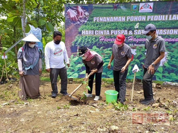 Wabup Ristawati Awali Penanaman 70 Ribu Pohon (2)