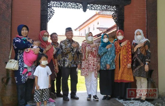 Widi Riswadi Dampingi TP PKK Musi Rawas Utara Kunjungi Kerajinan Batik