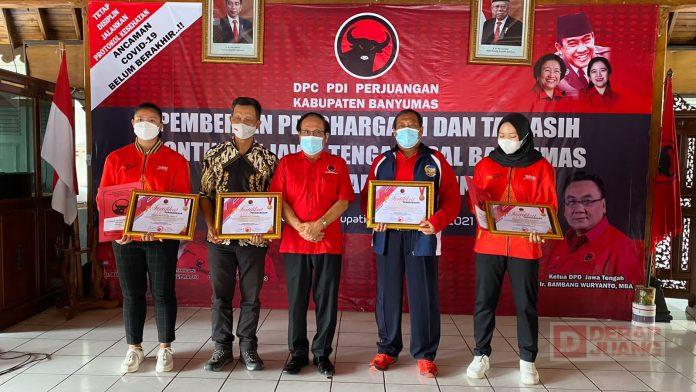 Wujud Kepedulian PDI Perjuangan Banyumas Kepada Atlet PON XX Papua Asal Banyumas