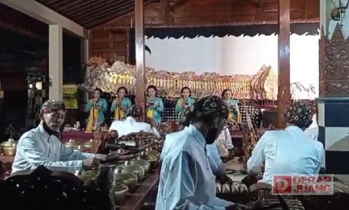 Agung Satria Sampaikan Pembangunan Kota Lewat Pagelaran Wayang Kulit (2)