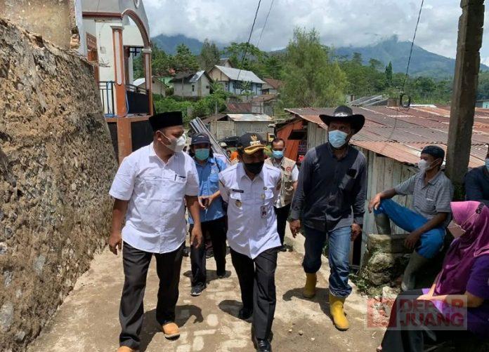 Aksi Bupati Afif Tinjau Lokasi Kebakaran Di Gintung (2)