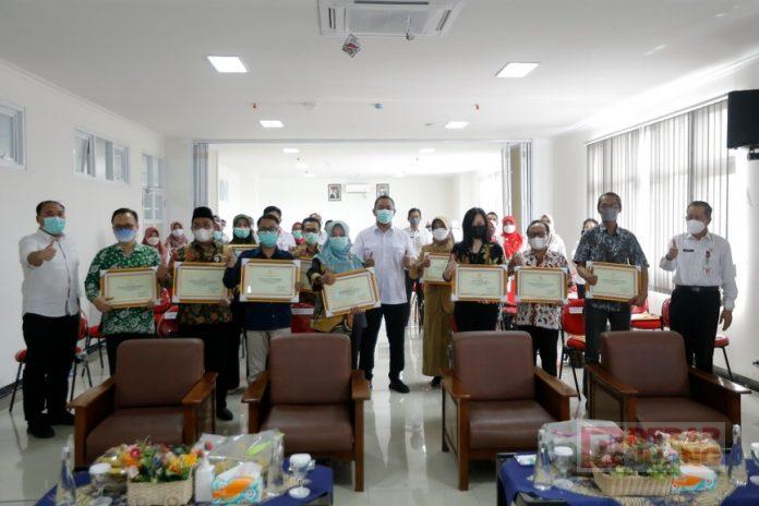 Bantu Pemkot Semarang Tangani Covid-19, Mas Hendi Beri Penghargaan Kepada Instansi