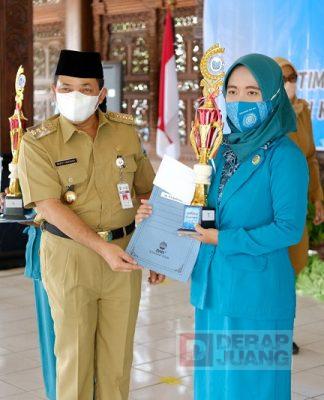 Bupati Ngesti Hadiri Pelantikan Ketua Tim Penggerak PKK