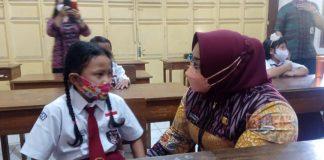Bupati Yuni Gencarkan Imunisasi Bagi Siswa SD di Bumi Sukowati