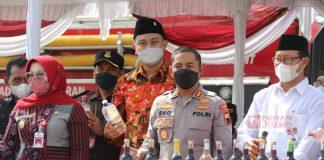 Ciptakan Kondusifitas di Klaten, Sri Mulyani Musnahkan Ribuan Miras